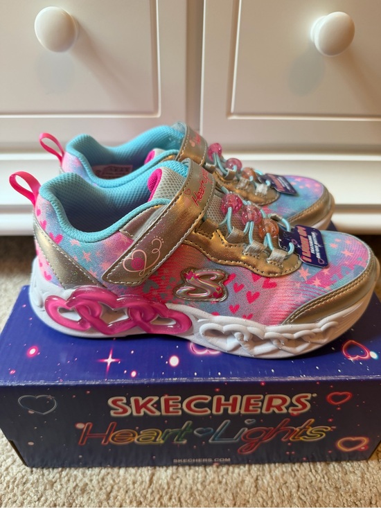 Skechers Other - NWT Sketchers girls Heart Lights Heart Jewels size 1 pink blue sneakers shoes